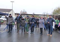 Stadt, Marktgilde, Planer und Bauleute eröffneten gemeinsam das Wochenmarktgelände