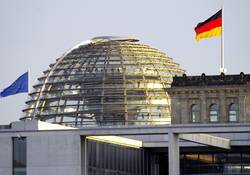 Kuppel des Reichstagsgebäudes in Berlin