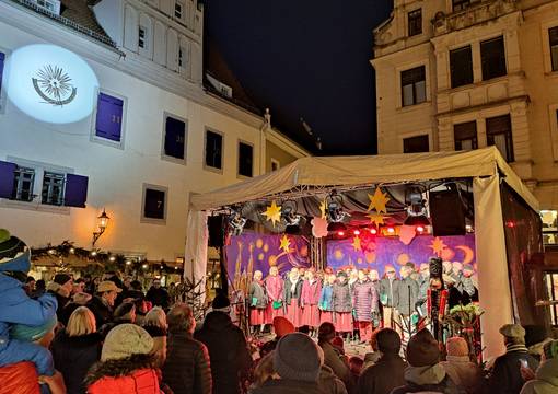 Chorauftritt beim Weihnachtsmarkt