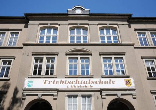 Schulhausfassade