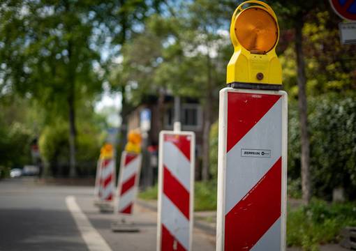 Neumarkt ab Montag nur noch stadteinwärts befahrbar - Symbolbild Straßensperrung