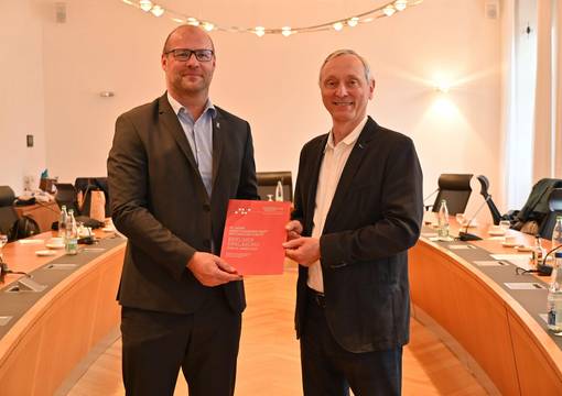 Übergabe geschäftsführung ag historische städte min