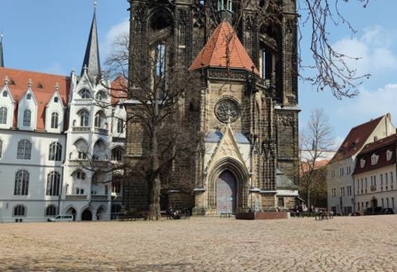 Aus der Stadt   1. BA Barrierefreiheit Domplatz