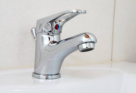 Wasserhahn