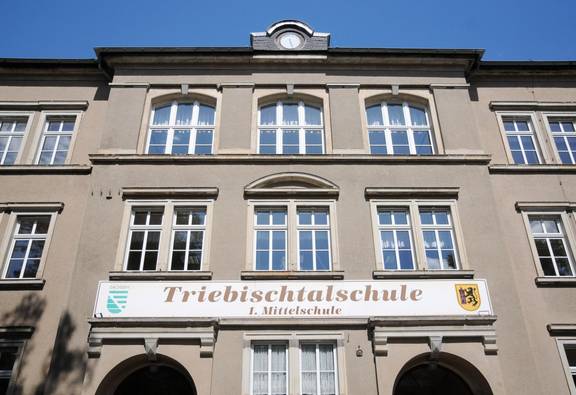 Schulhausfassade