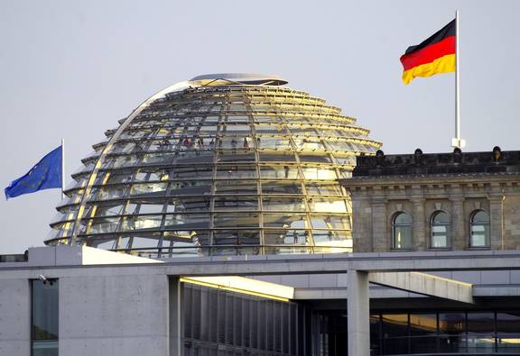 Kuppel des Reichstagsgebäudes in Berlin