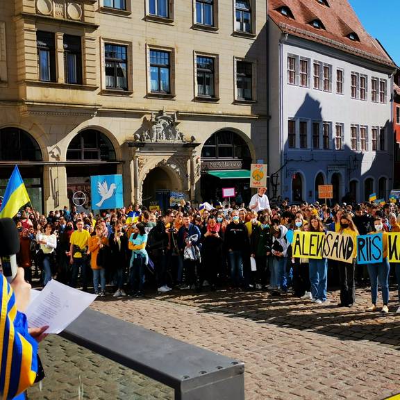 Gemeinsam für den Frieden - Meißner Schulen zeigen Verbundenheit und Solidarität